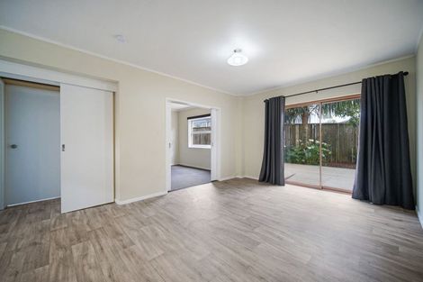 Photo of property in 19 Normandy Place, Henderson, Auckland, 0610