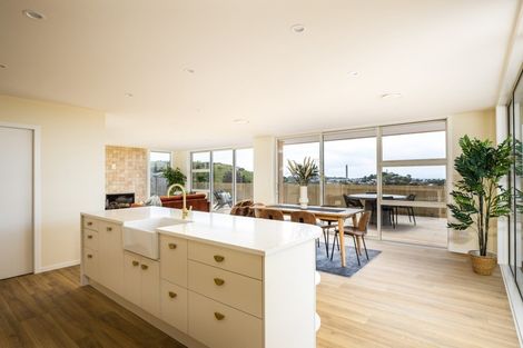 Photo of property in 9a Lemont Place, Westown, New Plymouth, 4310