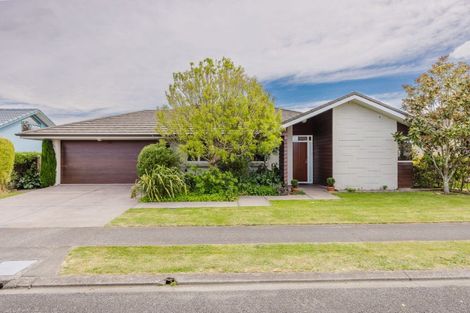 Photo of property in 11 Belgrove Drive, Waipukurau, 4200