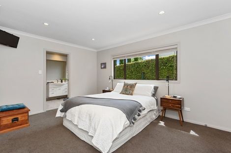 Photo of property in 98 River Road, Hamilton East, Hamilton, 3216