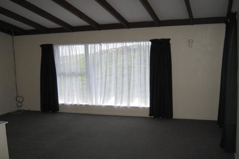 Photo of property in 34a Colchester Crescent, Newlands, Wellington, 6037