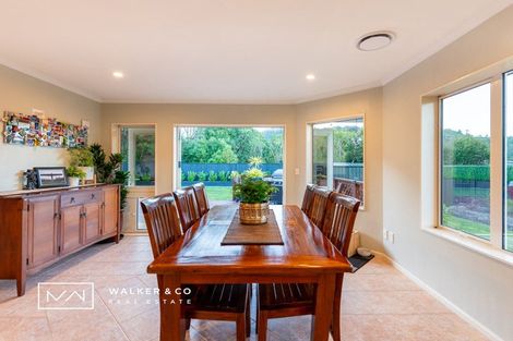 Photo of property in 28 Carlow Grove, Birchville, Upper Hutt, 5018