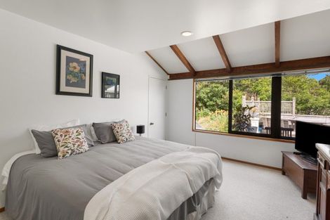 Photo of property in 2 Queens View Road, Russell, 0202