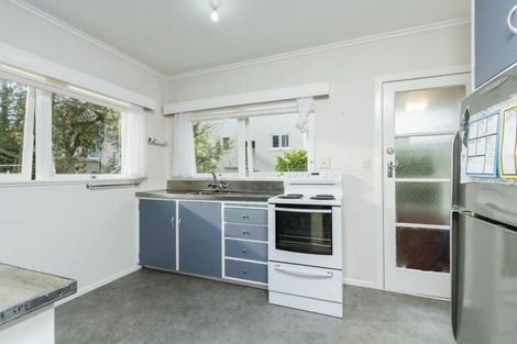 Photo of property in 1/32 Old Lake Road, Narrow Neck, Auckland, 0624