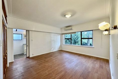 Photo of property in 423 Pakuranga Road, Pakuranga Heights, Auckland, 2010