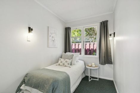 Photo of property in 73 Taylor Terrace, Tawa, Wellington, 5028