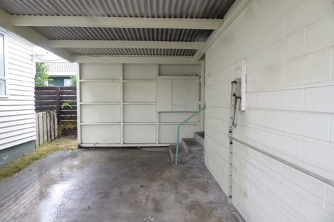 Photo of property in 49 Flanshaw Road, Te Atatu South, Auckland, 0610