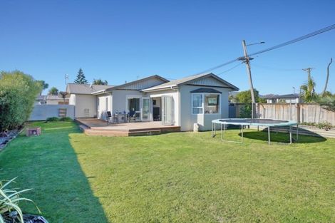 Photo of property in 319 Estuary Road, South New Brighton, Christchurch, 8062