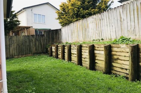 Photo of property in 4 Brashier Circle, Sunnyvale, Auckland, 0612