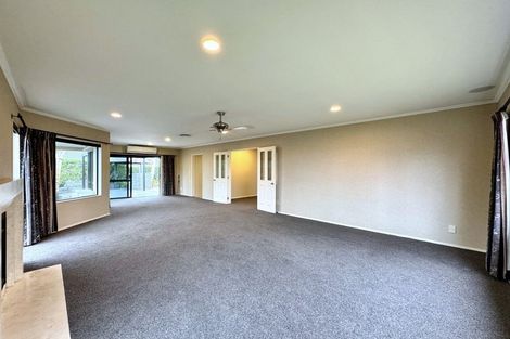 Photo of property in 26 Maghera Drive, East Tamaki Heights, Auckland, 2016