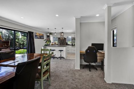 Photo of property in 1b Links Drive, Waiwhakaiho, New Plymouth, 4312