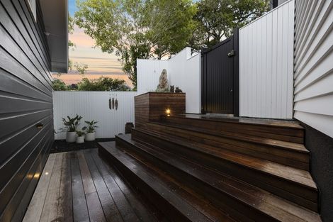 Photo of property in 42a Colmar Road, Mellons Bay, Auckland, 2014