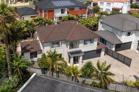 Photo of property in 8a Lupetti Rise, West Harbour, Auckland, 0618