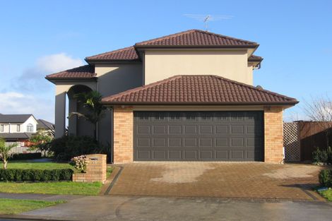 Photo of property in 13 Thornbury Crescent, East Tamaki Heights, Auckland, 2016