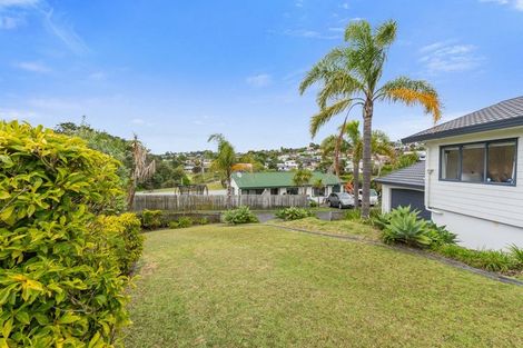 Photo of property in 1/6 Knott Road, Stanmore Bay, Whangaparaoa, 0932