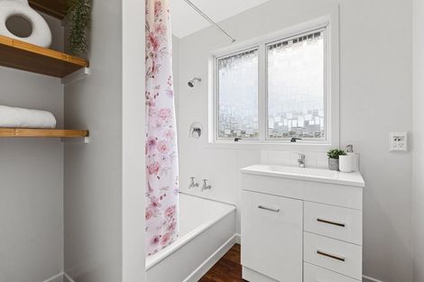 Photo of property in 1149 Devon Road, Bell Block, New Plymouth, 4373