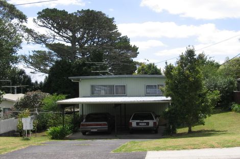 Photo of property in 1/7 Neptune Avenue, Beach Haven, Auckland, 0626