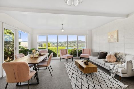 Photo of property in 115 Akaroa Drive, Maupuia, Wellington, 6022