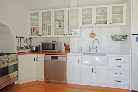 Photo of property in 2/24 Church Street, Devonport, Auckland, 0624