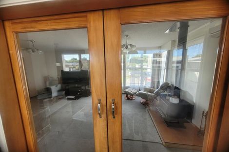 Photo of property in 24 Muir Avenue, Mangere Bridge, Auckland, 2022