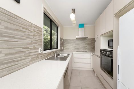 Photo of property in 35 Nile Road, Kelston, Auckland, 0602
