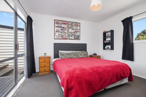 Photo of property in 11 Collingwood Road, Waiuku, 2123