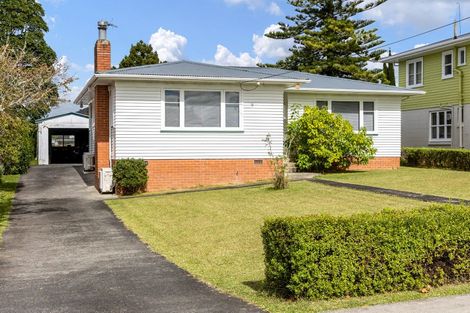Photo of property in 13 Beaubank Road, Kelston, Auckland, 0602