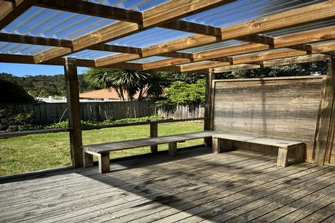 Photo of property in 2/751 Swanson Road, Swanson, Auckland, 0612