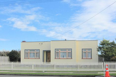 Photo of property in 103 Bartholomew Road, Levin, 5510