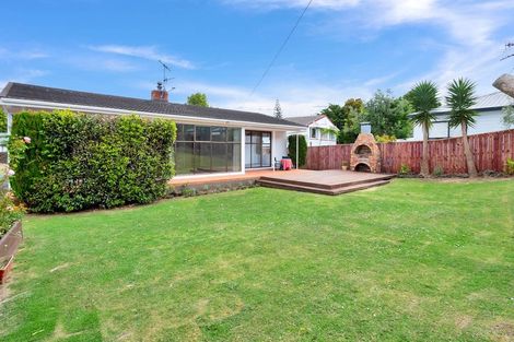 Photo of property in 6 Wendell Place, Greenlane, Auckland, 1061