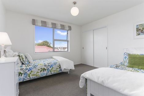 Photo of property in 5 Alberta Street, Point Chevalier, Auckland, 1022