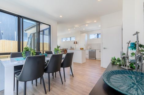 Photo of property in 72 Craigs Way, Hobsonville, Auckland, 0616