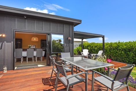 Photo of property in 30 Park Terrace, Waikuku Beach, 7473