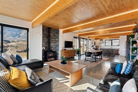 Photo of property in 28 Falconer Rise, Jacks Point, Queenstown, 9371