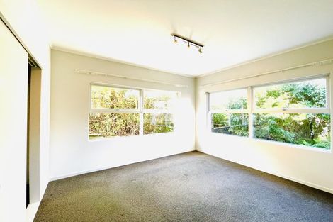 Photo of property in 9 Seaview Road, Castor Bay, Auckland, 0620