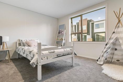 Photo of property in 23 Wharetana Crescent, New Lynn, Auckland, 0600