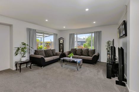 Photo of property in 2 Ocean View Rise, Ruakaka, 0116