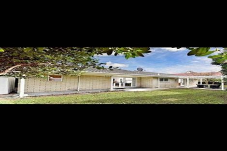 Photo of property in 1/2 Kenderdine Road, Papatoetoe, Auckland, 2025