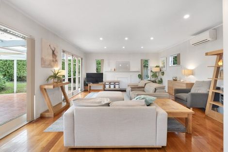 Photo of property in 24 Kingdale Road, Henderson, Auckland, 0610