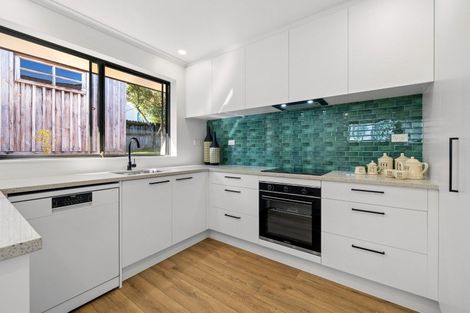 Photo of property in 9 Louvain Place, Greenhithe, Auckland, 0632