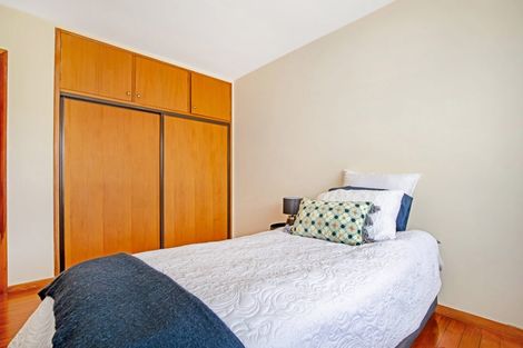 Photo of property in 2/28 Aikmans Road, Merivale, Christchurch, 8014