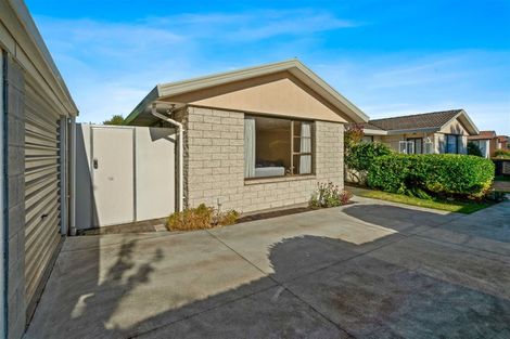 Photo of property in 2/14 Resolution Place, Bryndwr, Christchurch, 8053