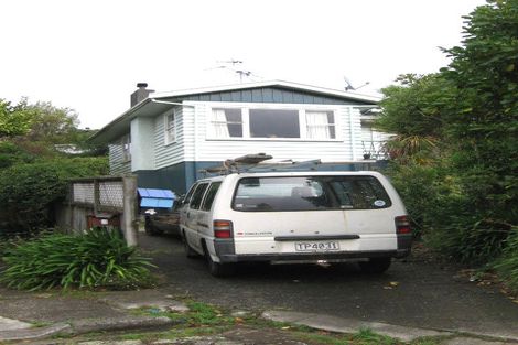 Photo of property in 4 Merritt Way, Newlands, Wellington, 6037