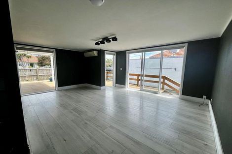 Photo of property in 22 Russell Road, Marewa, Napier, 4110