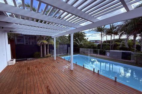 Photo of property in 2b Braemar Road, Castor Bay, Auckland, 0620