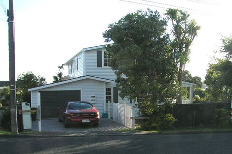 Photo of property in 2/16 Walter Street, Hauraki, Auckland, 0622