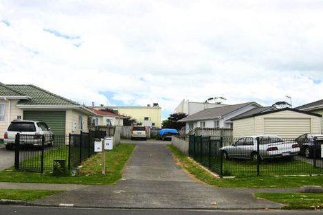 Photo of property in 15 Robert Skelton Place, Clendon Park, Auckland, 2103