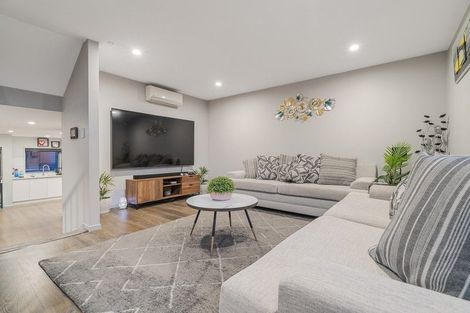 Photo of property in 1/1a Halsey Road, Manurewa, Auckland, 2102