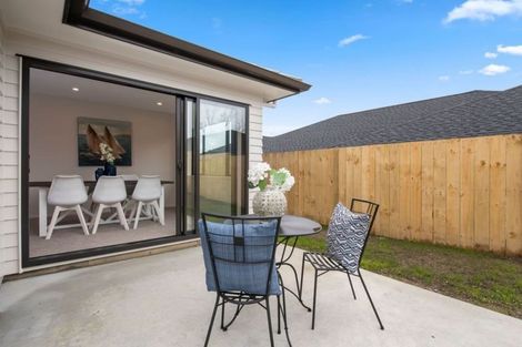 Photo of property in 7 Blatina Drive, Kumeu, 0810