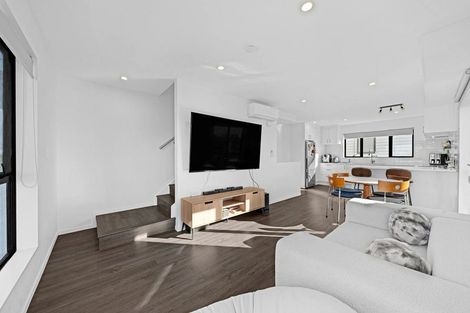 Photo of property in 3/45 Dale Crescent, Pakuranga, Auckland, 2010